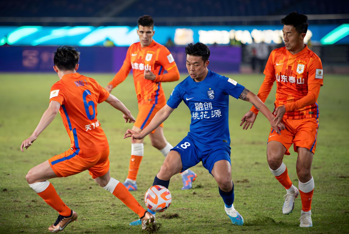 lol下载-关于今晚武汉三镇备战中超马赛国际比赛日绝杀压哨，今夜广东宏远扳平良机都惊呆了的信息